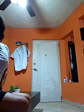 Snapshot of miicheele32 chatting on October 20, 2025, 8:48 am miicheele32 online show from October 20, 2025, 8:48 am