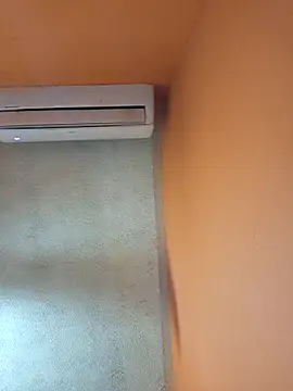 Snapshot of miicheele32 chatting on October 26, 2025, 9:04 am miicheele32 online show from October 26, 2025, 9:04 am