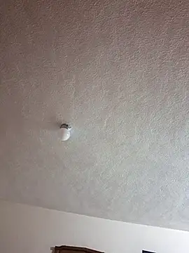 miicheele32 online show from November 19, 2025, 7:08 am