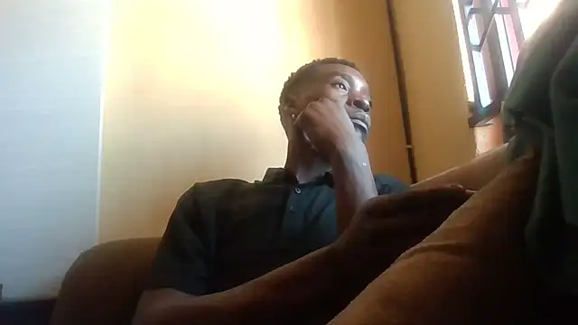 Snapshot of SmallGoodNutts chatting on November 5, 2025, 9:31 am SmallGoodNutts online show from November 5, 2025, 9:31 am