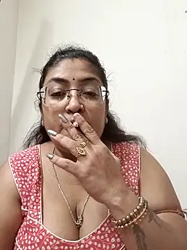 LAVERNIYA  online show from November 6, 2025, 5:52 am