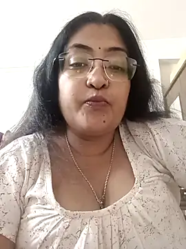 LAVERNIYA  online show from November 7, 2025, 11:10 am