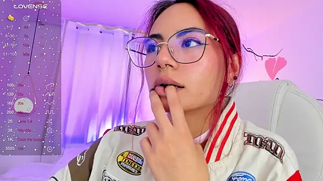 Snapshot of sophiecherry_ chatting on December 5, 2024, 9:17 pm sophiecherry online show from December 5, 2024, 9:17 pm