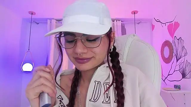 Snapshot of sophiecherry_ chatting on January 31, 2025, 10:20 am sophiecherry online show from January 31, 2025, 10:20 am