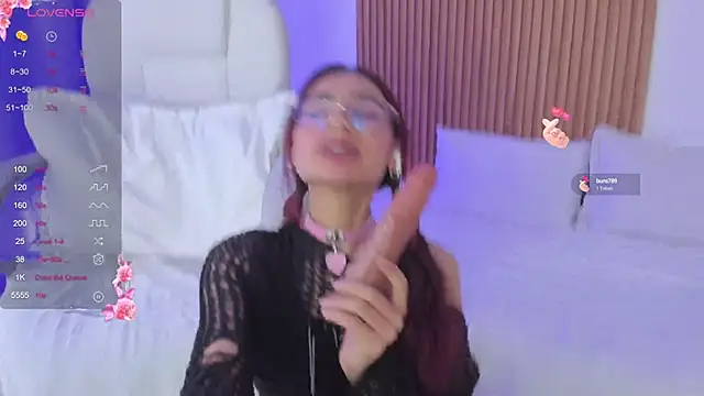 Snapshot of sophiecherry_ chatting on February 5, 2025, 9:04 am sophiecherry online show from February 5, 2025, 9:04 am