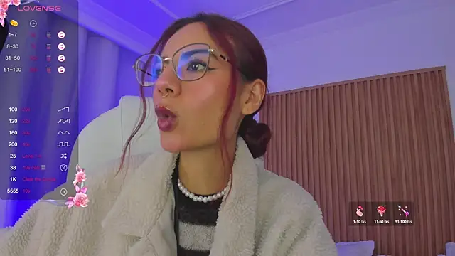 Snapshot of sophiecherry_ chatting on February 12, 2025, 7:13 am sophiecherry online show from February 12, 2025, 7:13 am