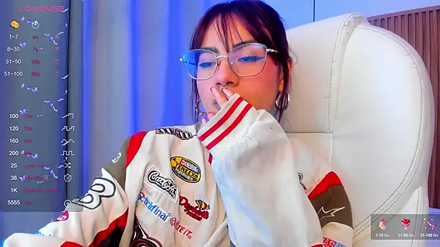 Snapshot of sophiecherry_ chatting on September 29, 2025, 5:23 am sophiecherry online show from September 29, 2025, 5:23 am