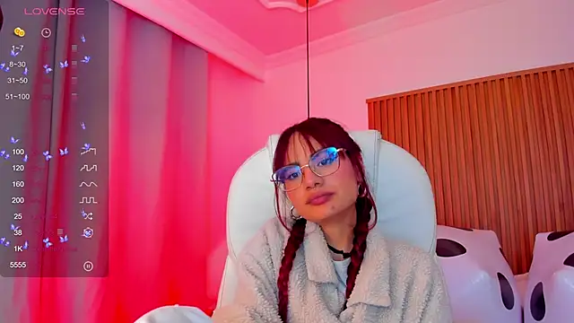 Snapshot of sophiecherry_ chatting on October 3, 2025, 1:46 am sophiecherry online show from October 3, 2025, 1:46 am