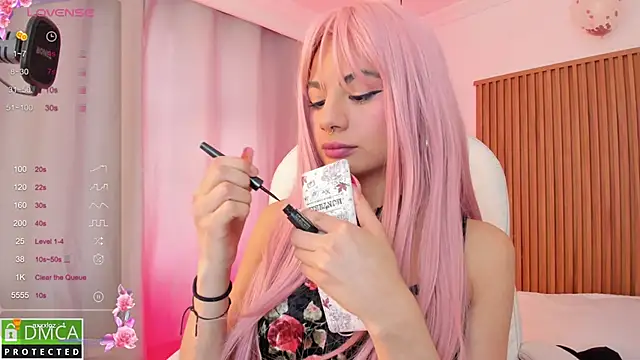 Snapshot of sophiecherry_ chatting on October 16, 2025, 9:05 pm sophiecherry online show from October 16, 2025, 9:05 pm