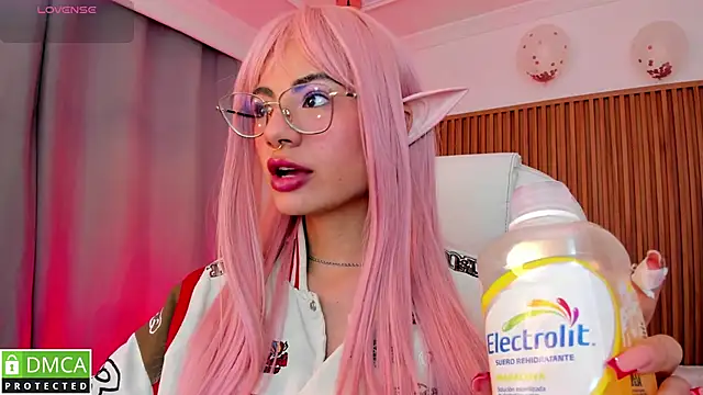 Snapshot of sophiecherry_ chatting on October 19, 2025, 5:41 am sophiecherry online show from October 19, 2025, 5:41 am