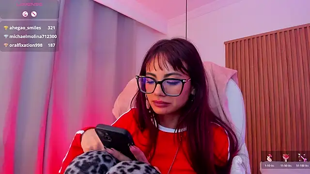 Snapshot of sophiecherry_ chatting on November 8, 2025, 10:37 am sophiecherry online show from November 8, 2025, 10:37 am