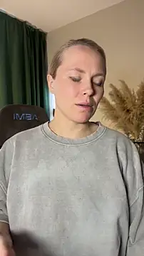 Charming Daphny online show from April 11, 2026, 6:29 am