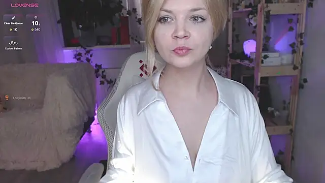 Snapshot of Brience chatting on March 4, 2025, 4:49 am Brience online show from March 4, 2025, 4:49 am