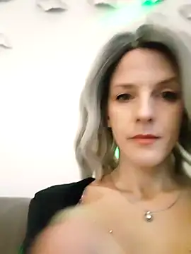 Snapshot of _LittleAngel_ chatting on January 7, 2025, 6:27 am LittleAngel online show from January 7, 2025, 6:27 am