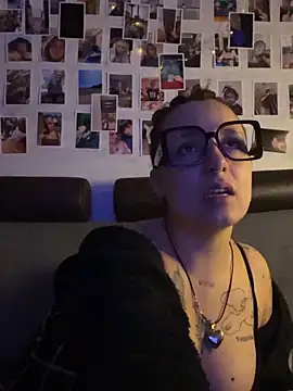 Hawitxui online show from December 21, 2025, 8:05 pm