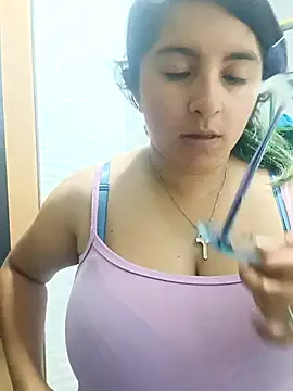 Snapshot of _Angelinaandrade_ chatting on October 24, 2025, 1:13 am Angelinaandrade online show from October 24, 2025, 1:13 am