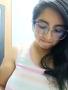 Snapshot of _Angelinaandrade_ chatting on November 13, 2025, 12:31 am Angelinaandrade online show from November 13, 2025, 12:31 am