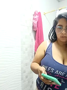 Snapshot of _Angelinaandrade_ chatting on November 20, 2025, 12:33 am Angelinaandrade online show from November 20, 2025, 12:33 am