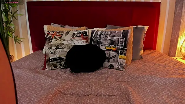 miah connor online show from February 13, 2025, 3:29 am