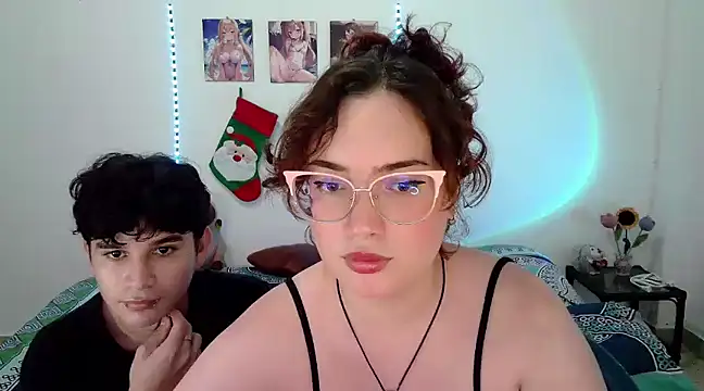Snapshot of AndrewAnndCherry chatting on December 13, 2024, 1:26 am AndrewAnndCherry online show from December 13, 2024, 1:26 am