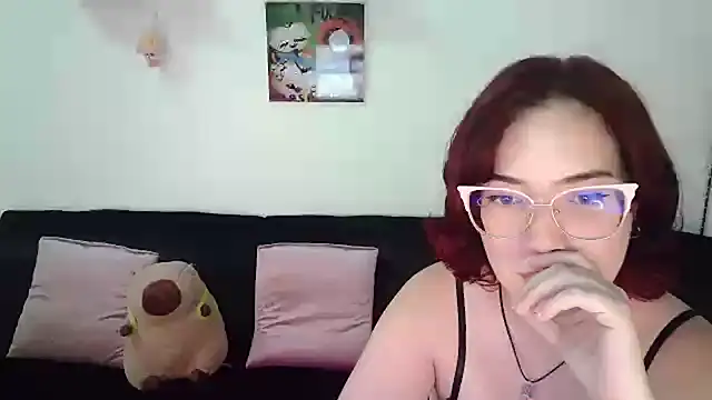 Snapshot of AndrewAnndCherry chatting on January 28, 2025, 12:47 am AndrewAnndCherry online show from January 28, 2025, 12:47 am