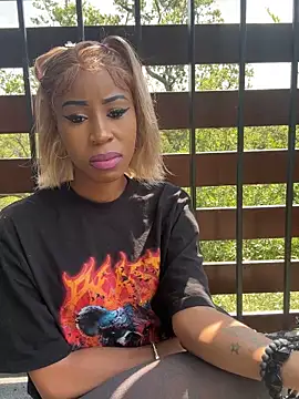 Snapshot of Dime-__ chatting on November 13, 2025, 12:15 pm Dime- online show from November 13, 2025, 12:15 pm