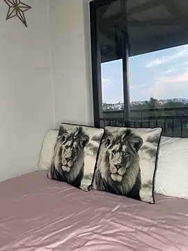 Snapshot of Dime-__ chatting on February 21, 2026, 4:52 pm Dime- online show from February 21, 2026, 4:52 pm