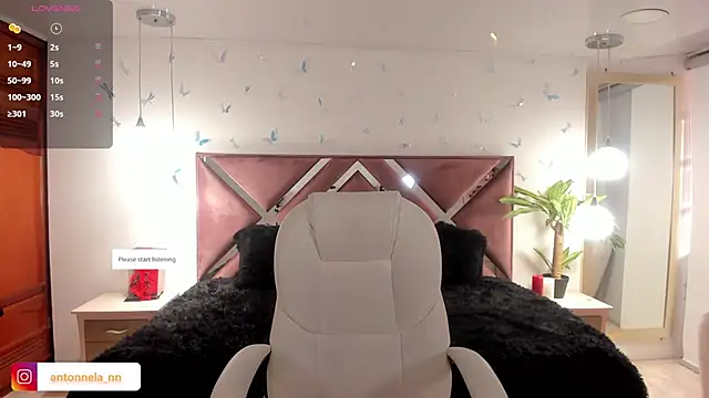  Antonnela  online show from October 3, 2025, 2:03 pm