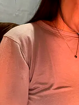 Snapshot of Laura8910 chatting on December 3, 2024, 5:31 am Laura8910 online show from December 3, 2024, 5:31 am