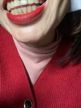 Snapshot of Laura8910 chatting on February 25, 2025, 7:09 am Laura8910 online show from February 25, 2025, 7:09 am