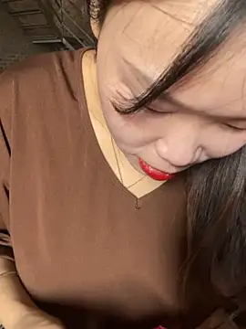 Snapshot of Laura8910 chatting on March 22, 2025, 3:41 am Laura8910 online show from March 22, 2025, 3:41 am