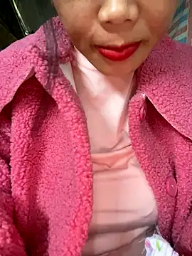 Snapshot of Laura8910 chatting on October 24, 2025, 9:38 am Laura8910 online show from October 24, 2025, 9:38 am