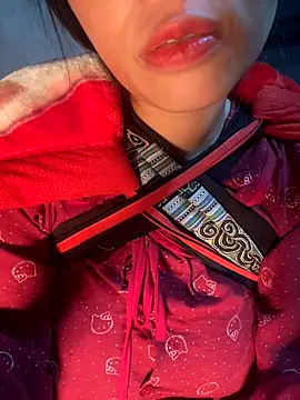 Snapshot of Laura8910 chatting on November 9, 2025, 12:25 pm Laura8910 online show from November 9, 2025, 12:25 pm