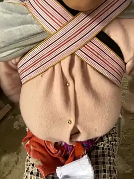 Snapshot of Laura8910 chatting on November 15, 2025, 4:54 am Laura8910 online show from November 15, 2025, 4:54 am