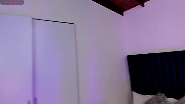 sophiieTaylor1 online show from February 12, 2026, 4:07 am