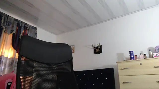 sweet cutetras22 online show from January 20, 2025, 3:50 pm