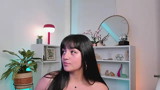 nahiapaws online show from July 18, 2026, 1:10 am