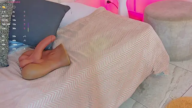 Mariapettit online show from October 31, 2025, 12:06 pm