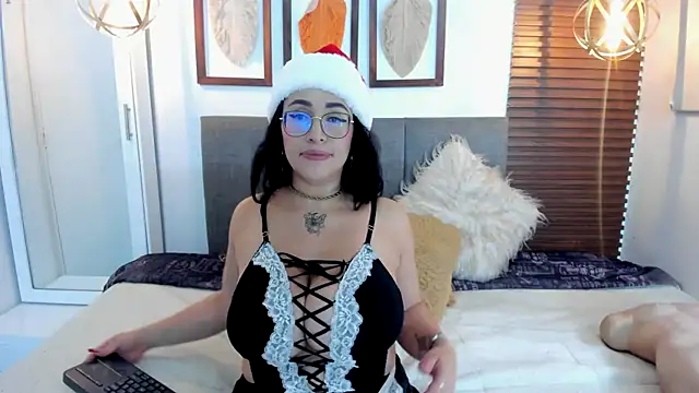 Snapshot of Scarleth_swann chatting on December 19, 2025, 12:12 pm Scarleth swann online show from December 19, 2025, 12:12 pm