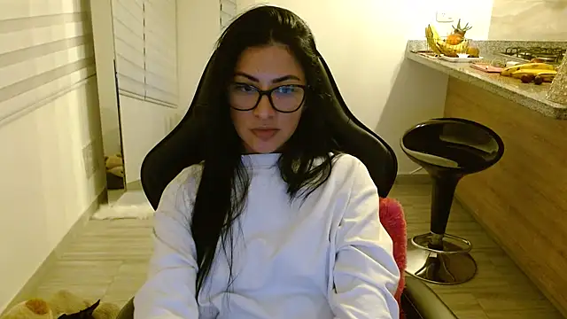 Charlotte cute18 online show from January 10, 2026, 4:36 am