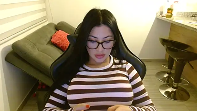 Charlotte cute18 online show from July 18, 2026, 12:15 am