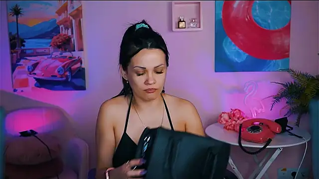 Snapshot of KarolinaRobinson chatting on December 5, 2024, 7:38 pm KarolinaRobinson online show from December 5, 2024, 7:38 pm