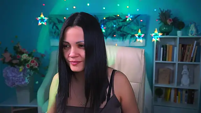 Snapshot of KarolinaRobinson chatting on December 6, 2024, 5:22 pm KarolinaRobinson online show from December 6, 2024, 5:22 pm
