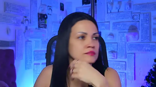 Snapshot of KarolinaRobinson chatting on January 4, 2025, 2:46 pm KarolinaRobinson online show from January 4, 2025, 2:46 pm