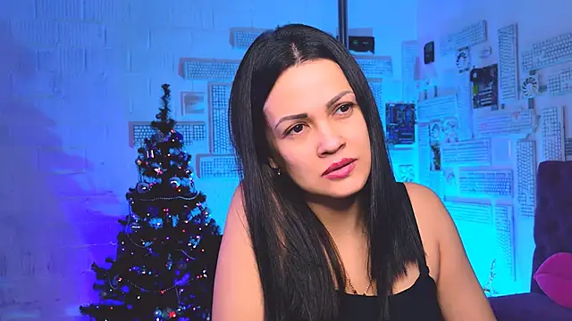 Snapshot of KarolinaRobinson chatting on January 14, 2025, 2:43 pm KarolinaRobinson online show from January 14, 2025, 2:43 pm