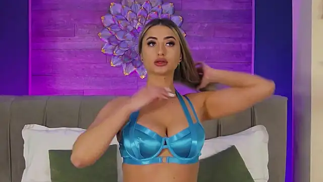 LoraDevine online show from May 22, 2026, 8:03 pm