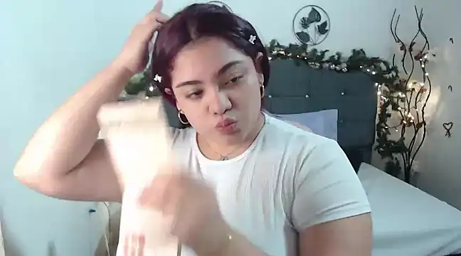 KathyGonzalez online show from December 17, 2024, 11:39 am