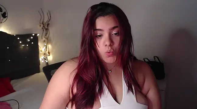 KathyGonzalez online show from March 8, 2025, 9:51 pm