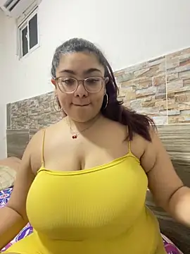 KathyGonzalez online show from October 5, 2025, 11:02 pm