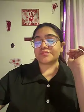 KathyGonzalez online show from October 16, 2025, 11:11 am